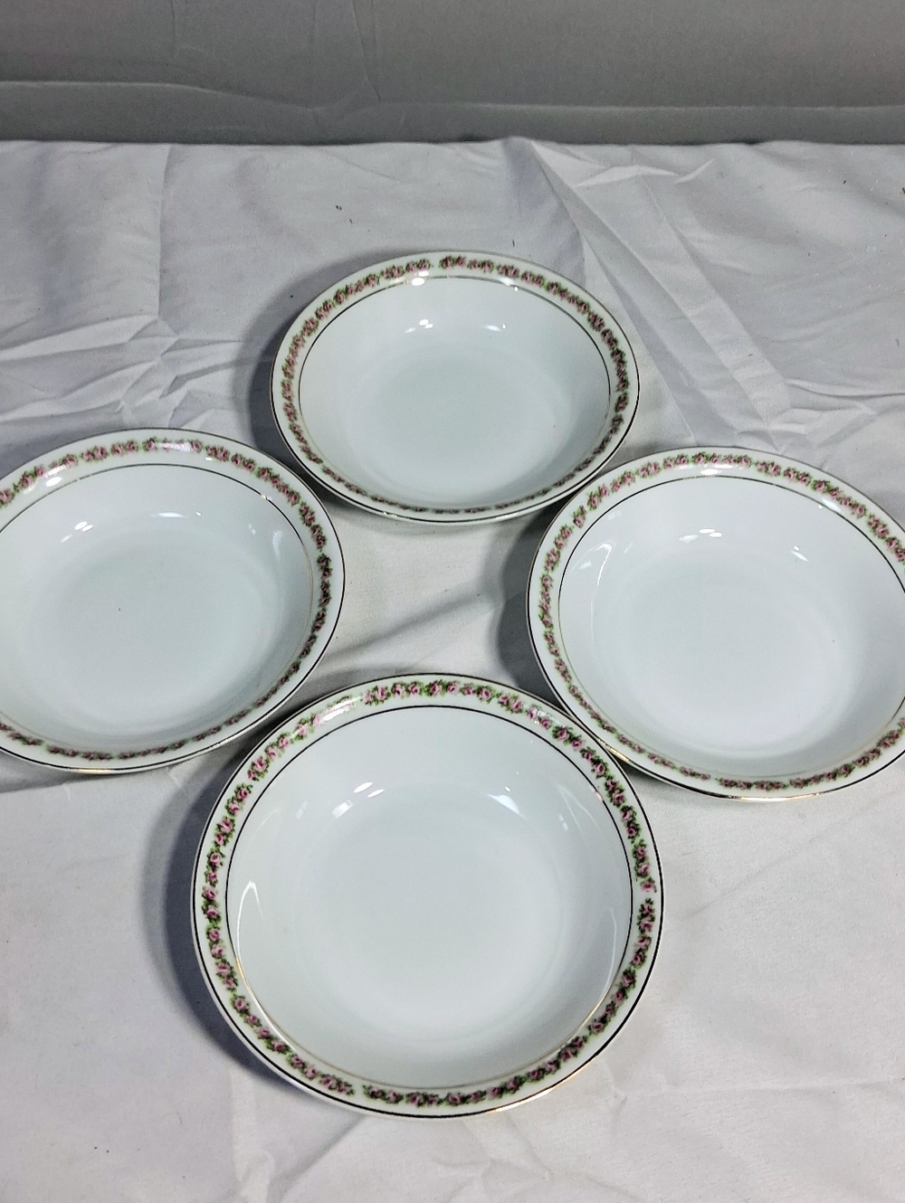 Set Of 4 1890-1920 Silesia Vintage Roses and Gold Trimmed 5" Fruit Cups